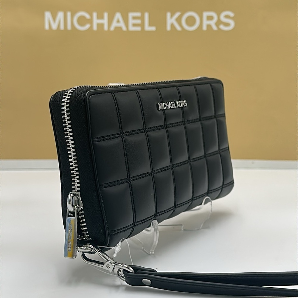 MICHAEL KORS Continental Wristlet Phone Case Wallet Black 
NWT - Picture 2 of 13